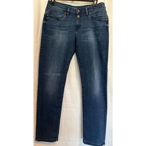 LIZ CLAIBORNE Women’s Size 8 Straight Leg Denim Jeans, Light Distress. *NICE